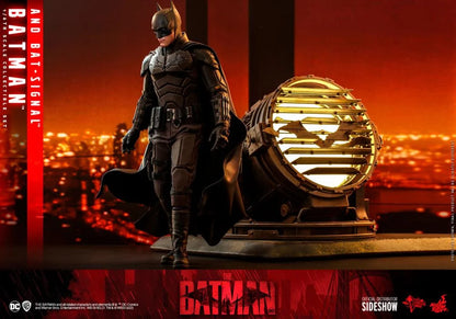 The Batman MMS641 Batman & Bat-Signal 1/6th Scale Collectible Figure Set