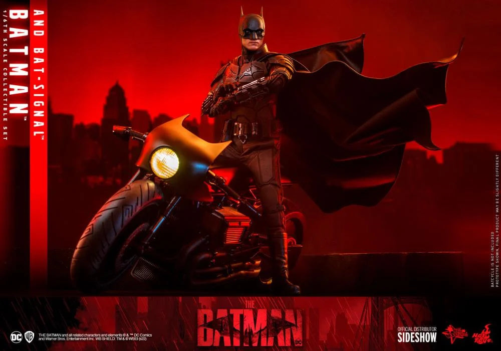 The Batman MMS641 Batman & Bat-Signal 1/6th Scale Collectible Figure Set