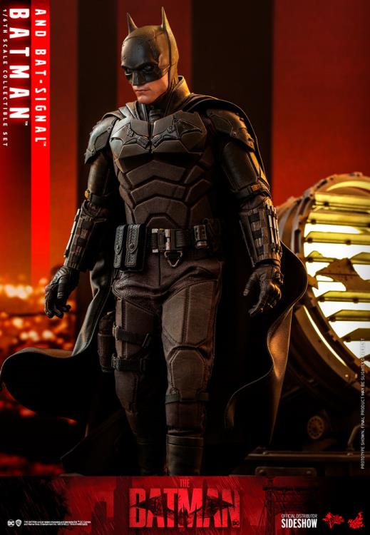 The Batman MMS641 Batman & Bat-Signal 1/6th Scale Collectible Figure Set